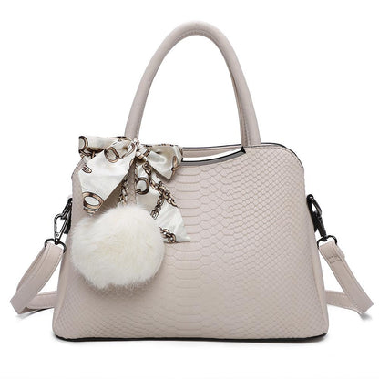 Sac à main texturé avec foulard et pompon porté main & bandoulière