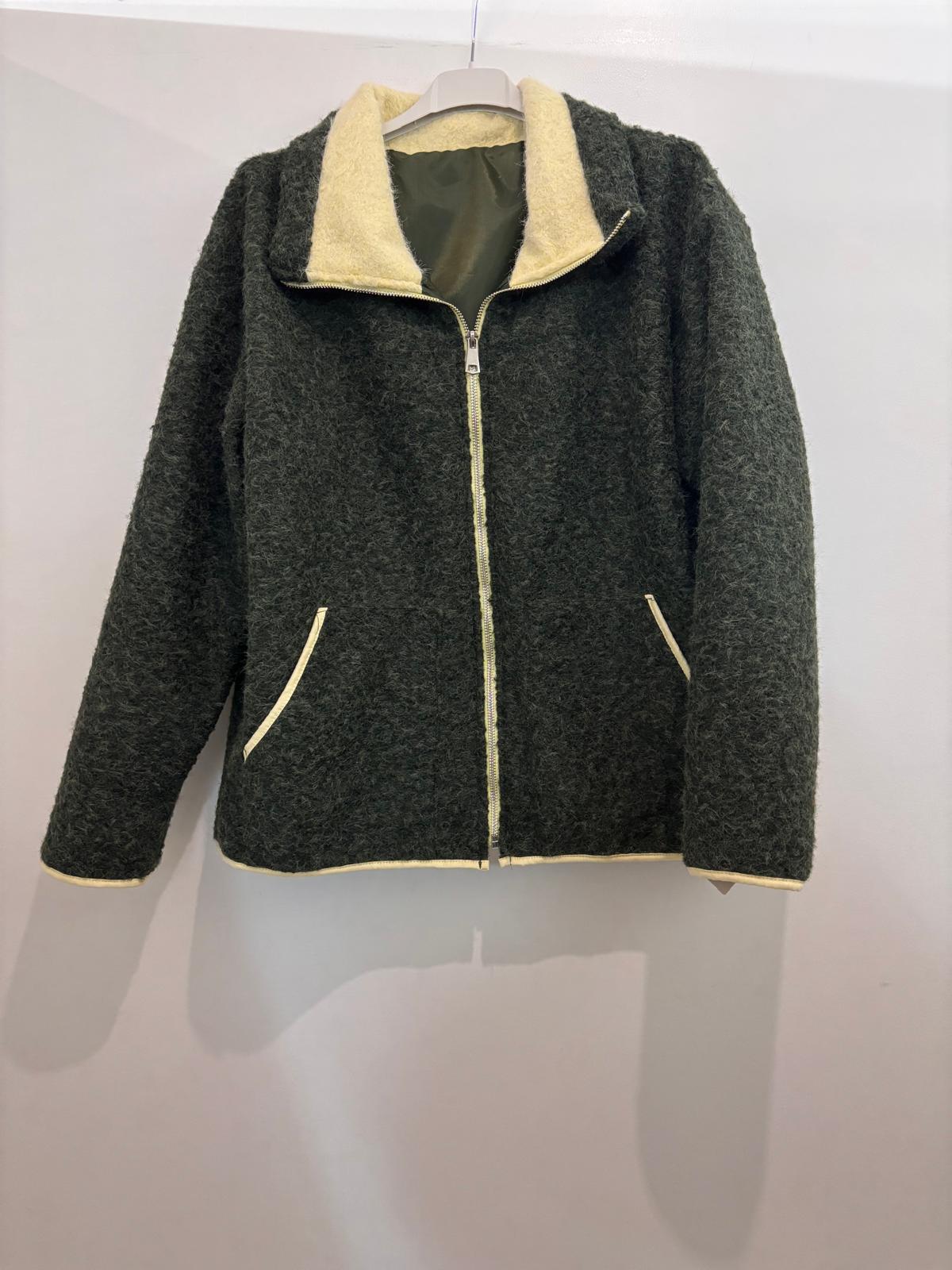 Veste courte à col zippé