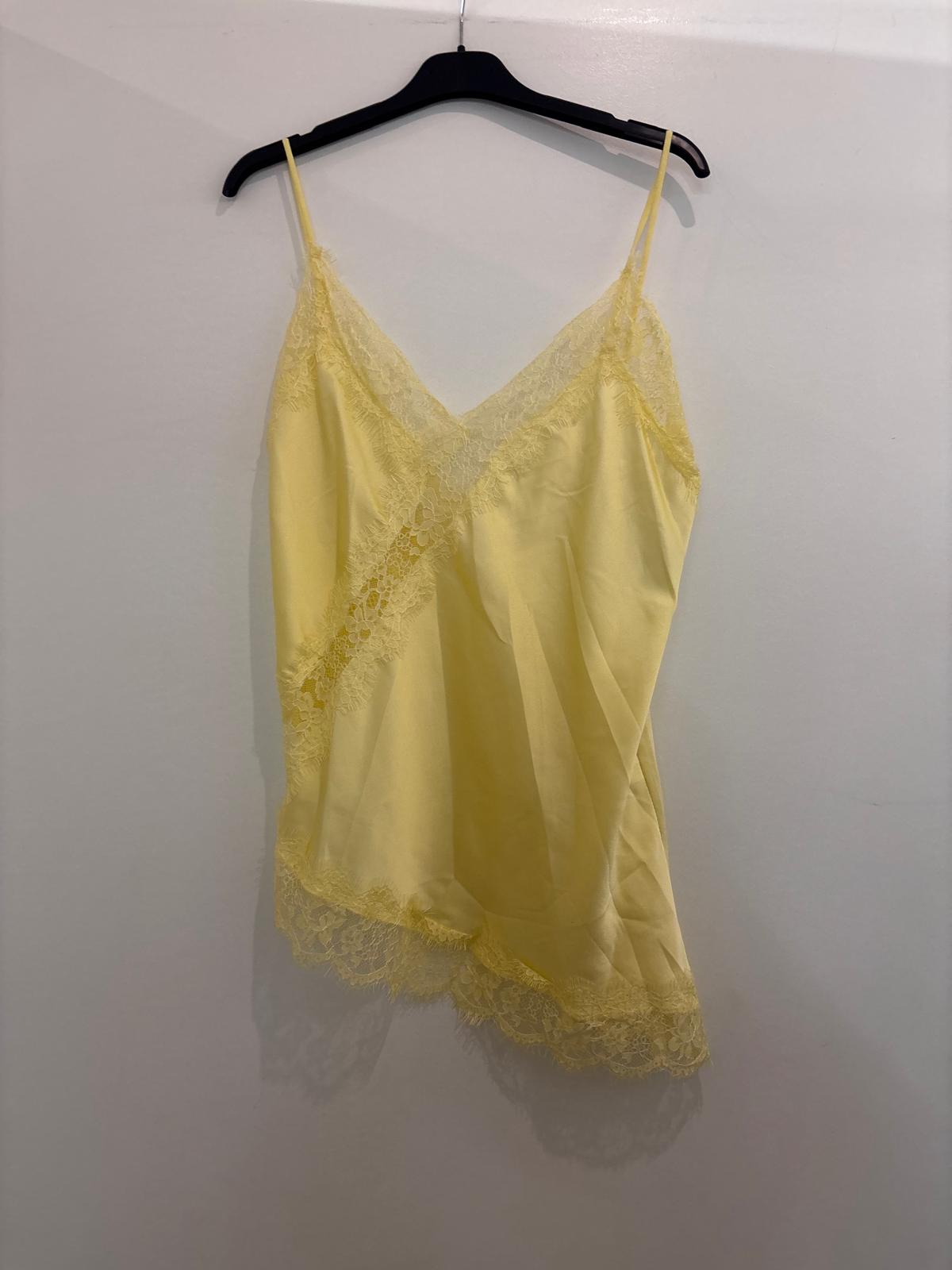 Top caraco satiné à dentelle délicate