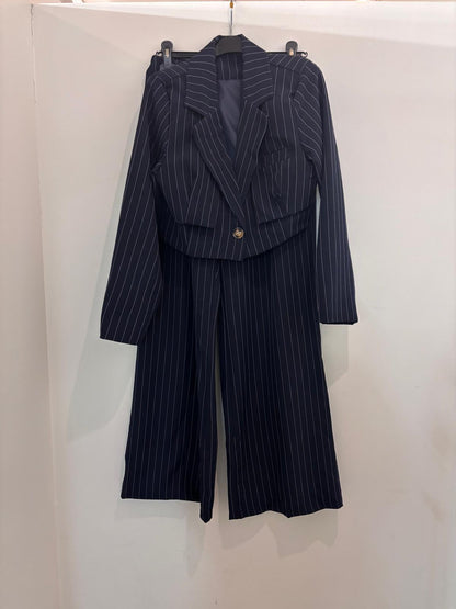 Ensemble tailleur rayé veste courte & pantalon large