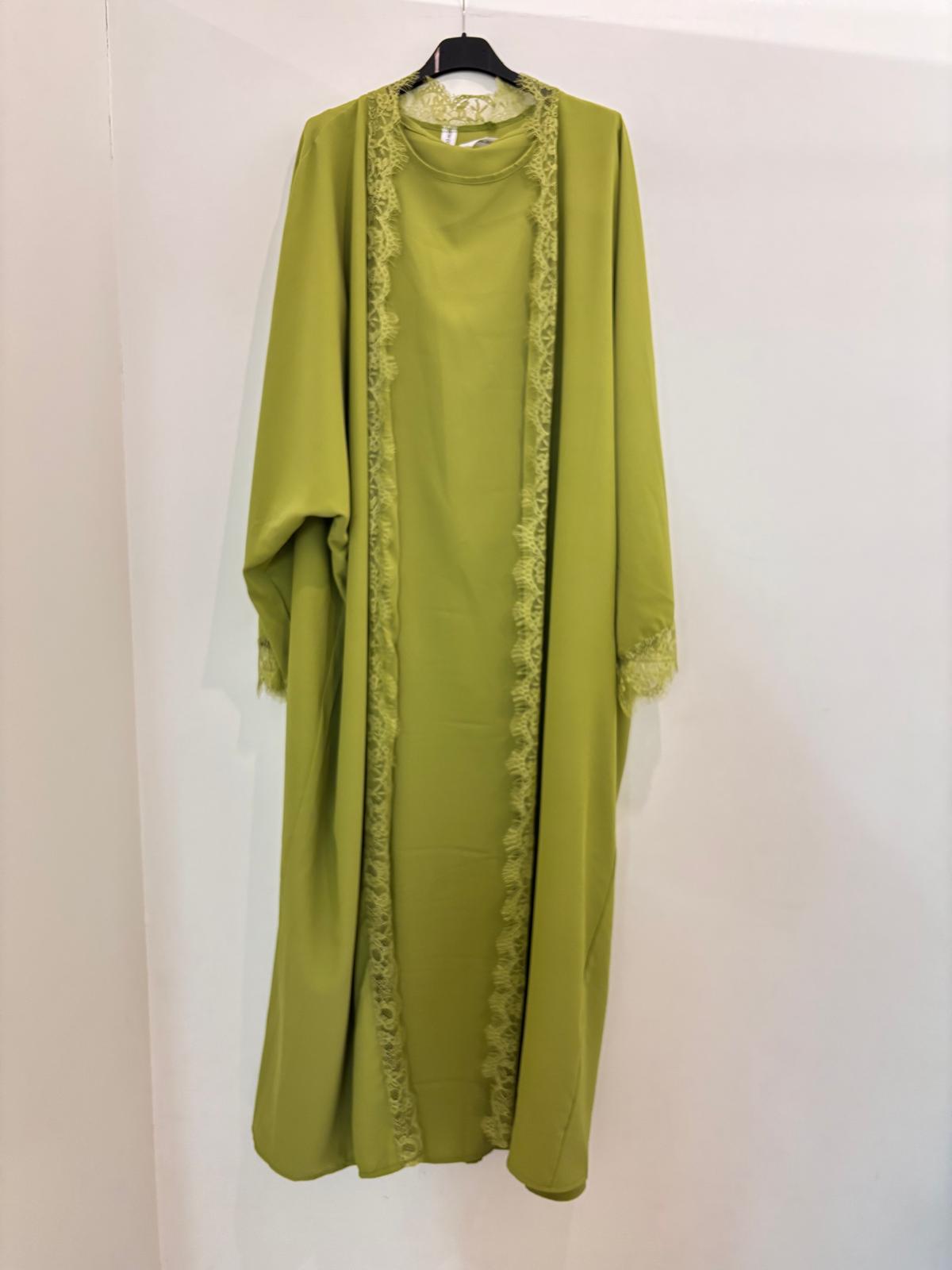 Ensemble long avec kimono et robe assortie en dentelle