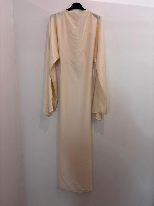 Robe longue satinée à manches fluides