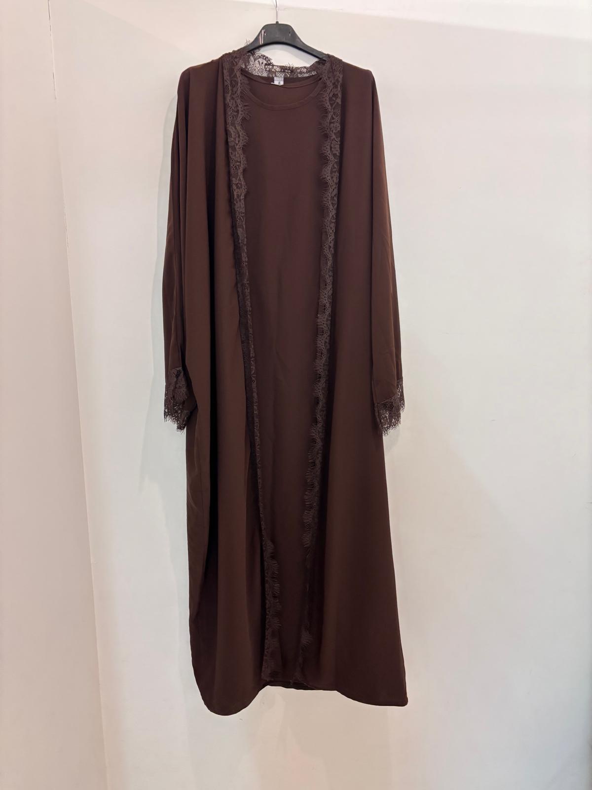Ensemble long avec kimono et robe assortie en dentelle