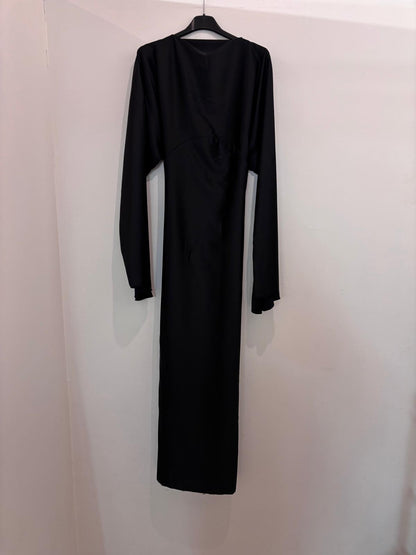 Robe longue satinée à manches fluides