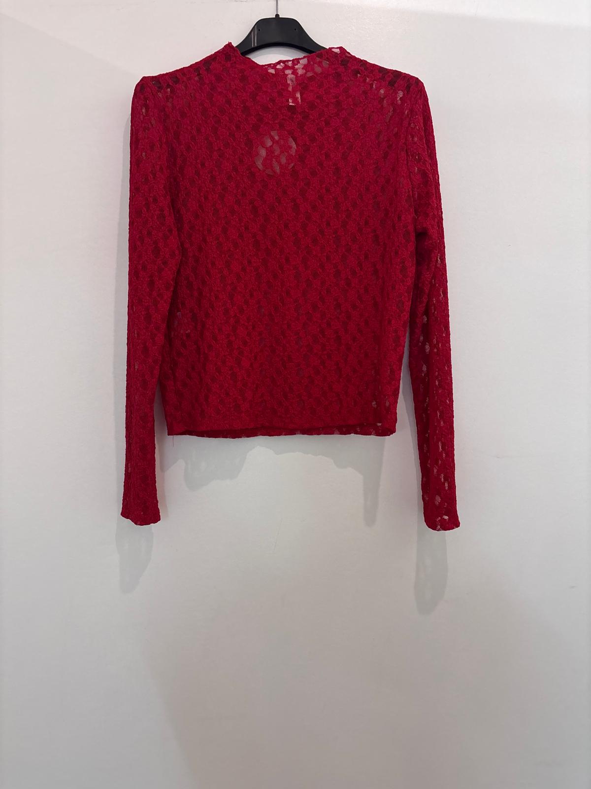 Top en dentelle manches longues