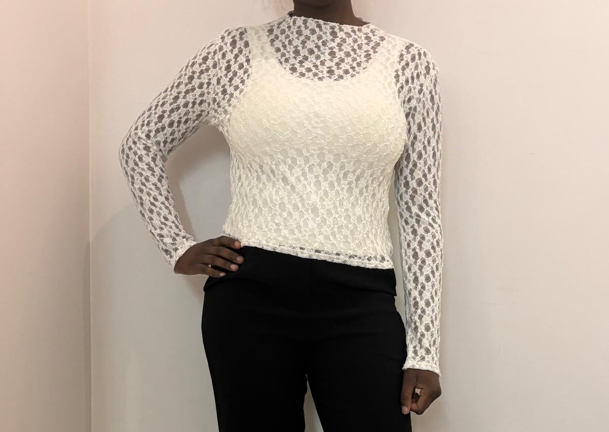 Top en dentelle manches longues