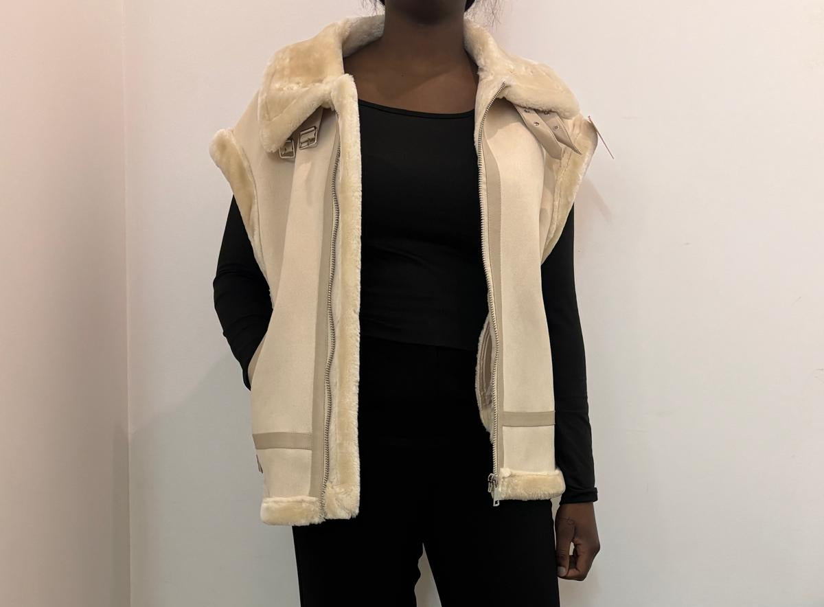 Veste sans manches doublé en fausse fourrure