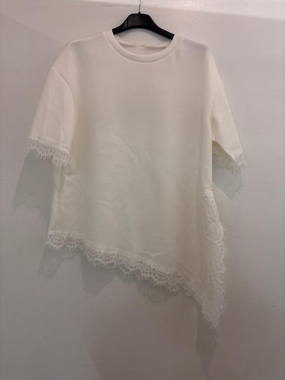 Top à finitions dentelle