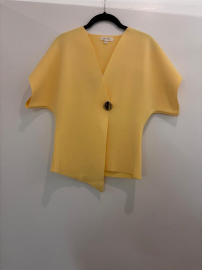 Haut à manches larges avec bouton doré