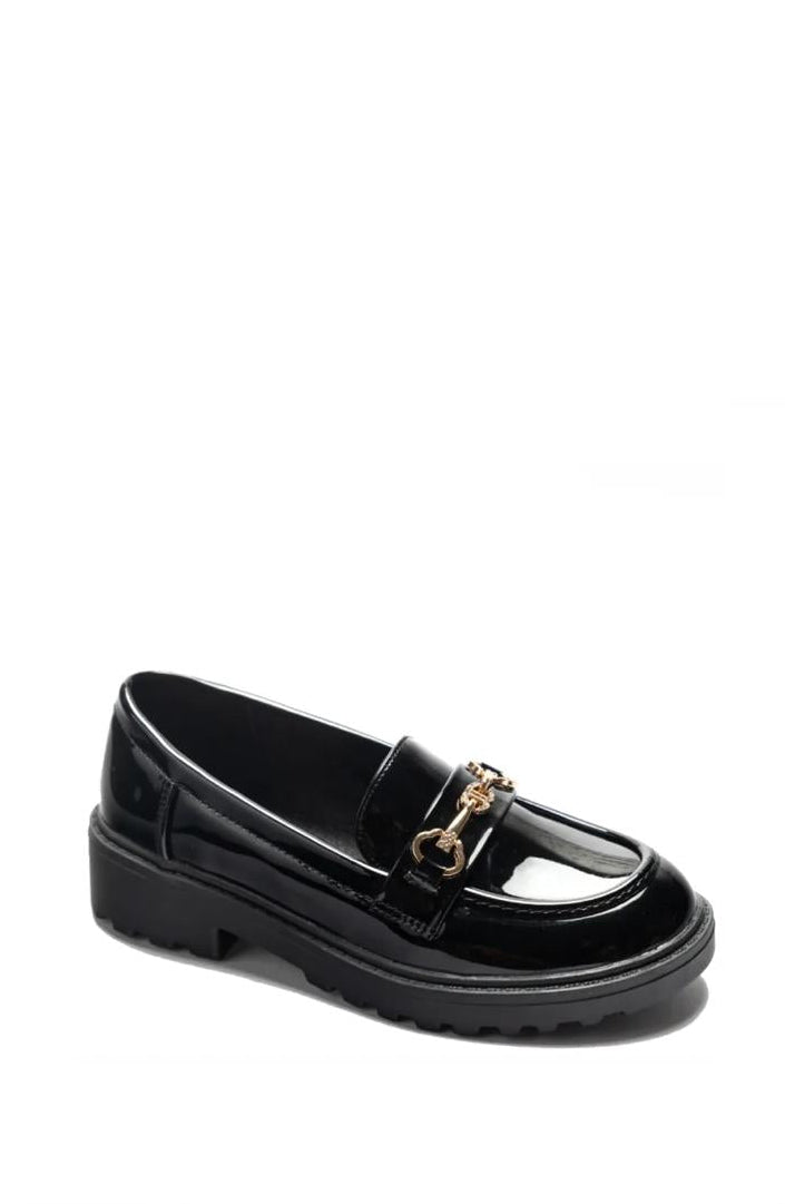 Mocassins vernis à semelle crantée avec détail métallique