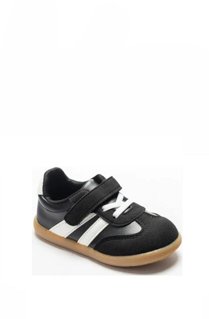 Sneaker bandes latérales et semelle caoutchouc