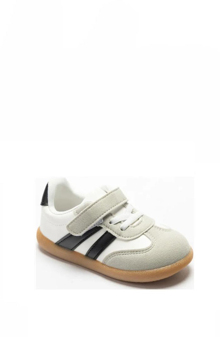 Sneaker bandes latérales et semelle caoutchouc