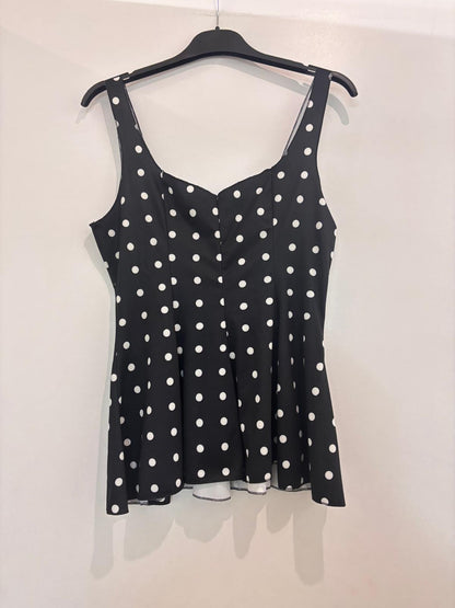 Top à bretelles à pois avec décolleté cœur et bas évasé peplum