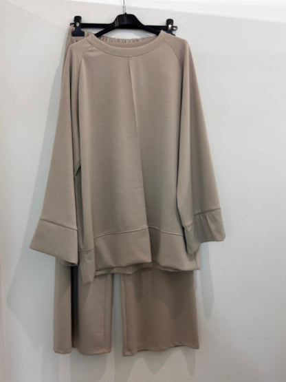 Ensemble avec sweat col rond oversize et pantalon large fluide