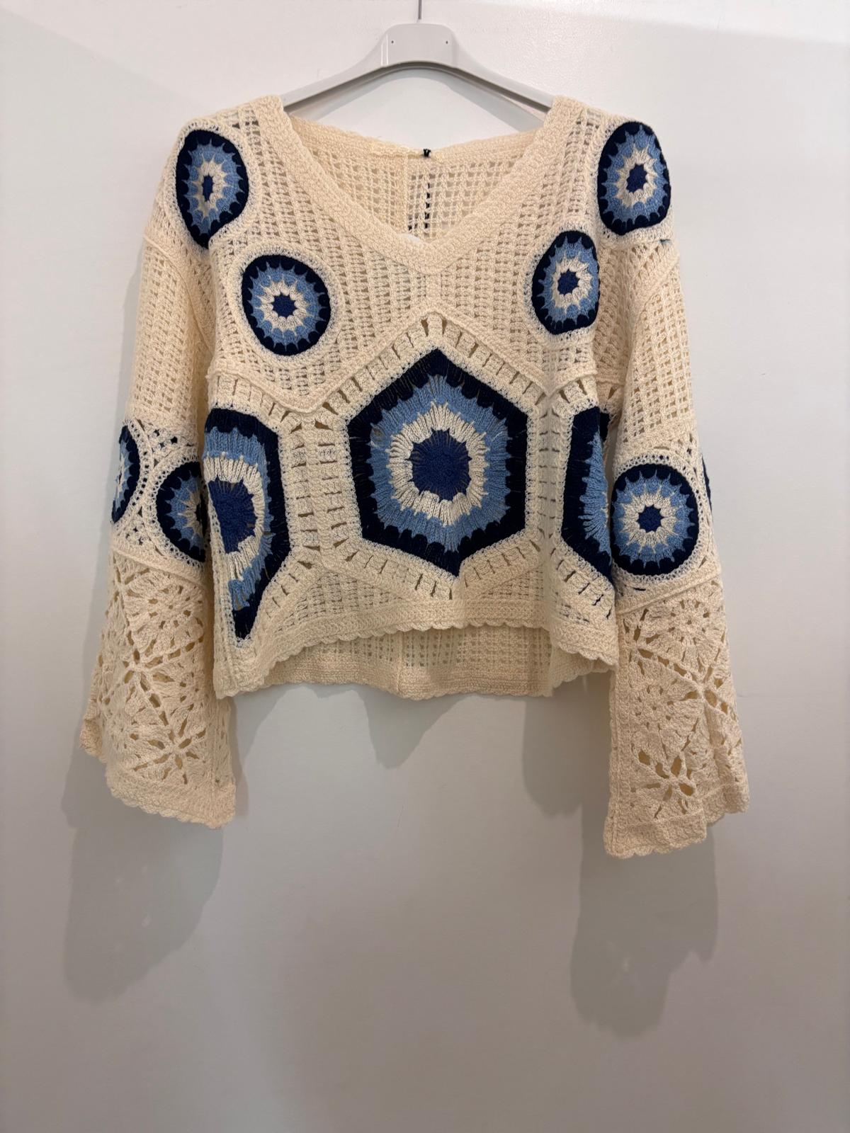 Top crochet écru motifs géométriques multicolores col V & manches évasées