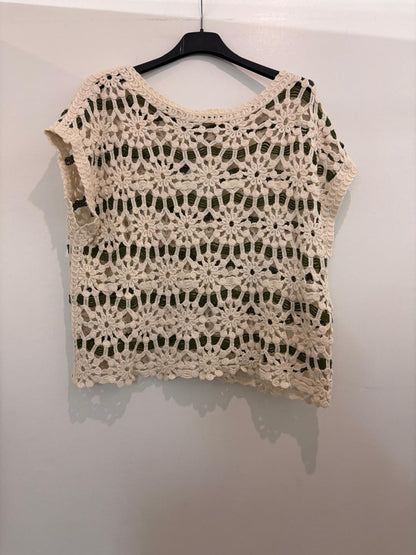 Top crochet ajouré motifs sans manches