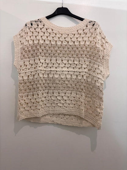 Top crochet ajouré motifs sans manches