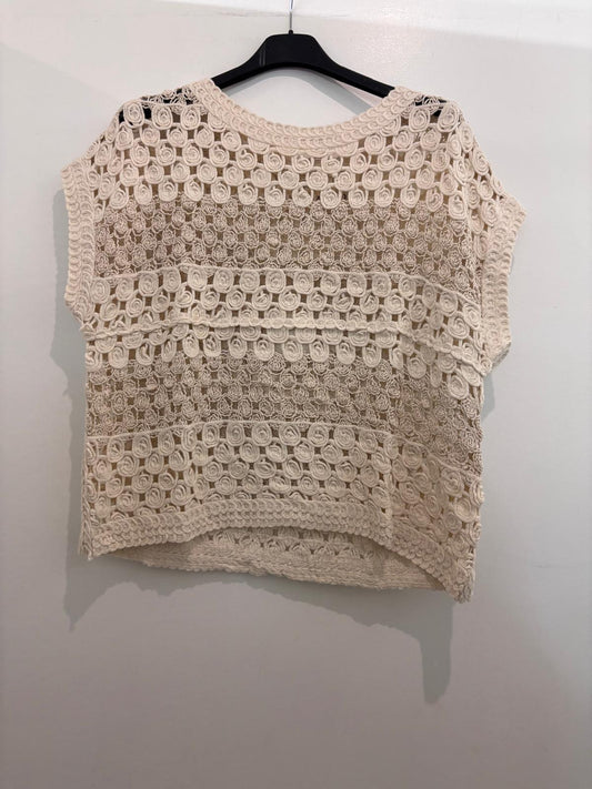 Top crochet ajouré motifs sans manches