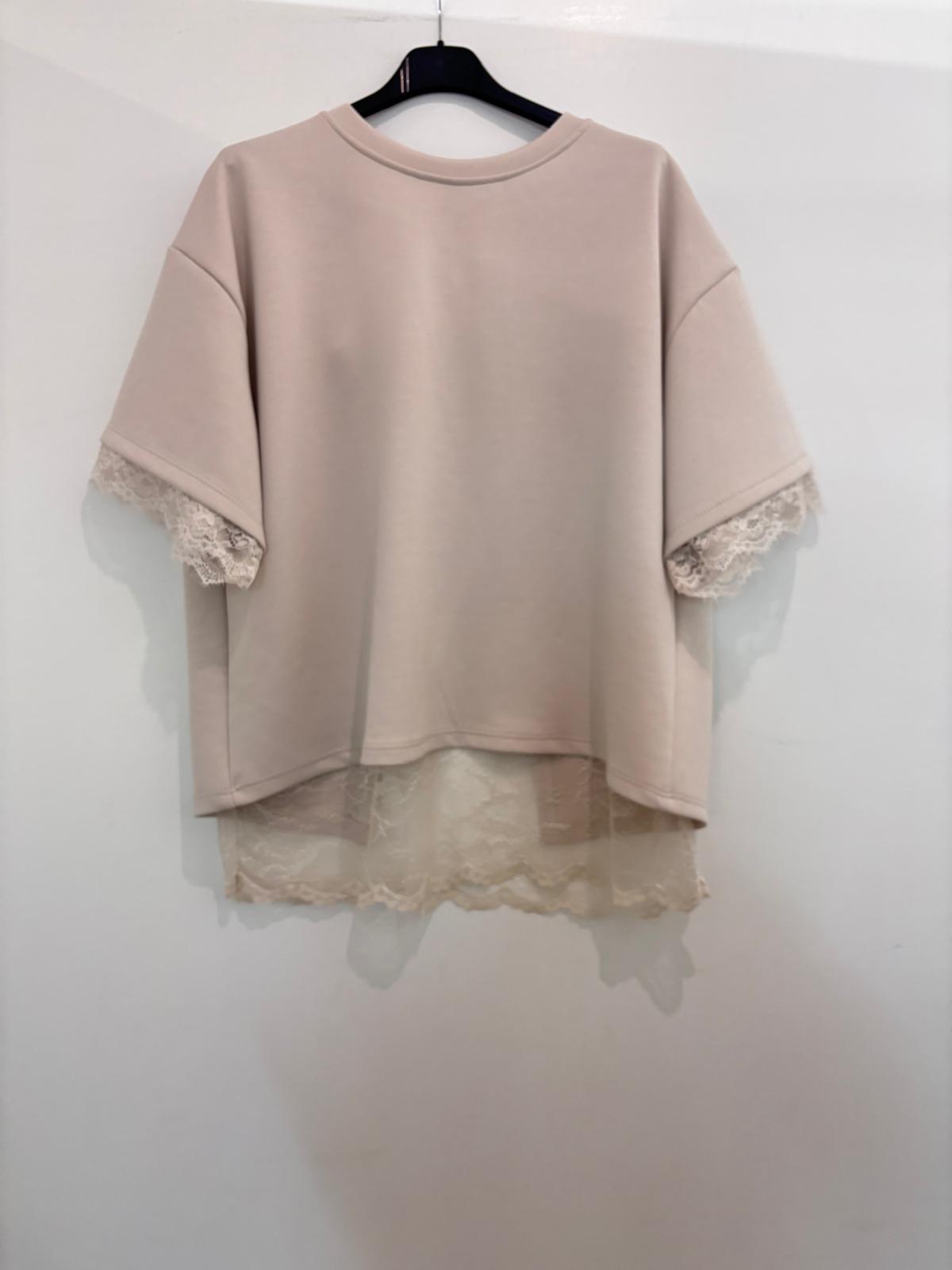 Top oversize col rond bordure dentelle manches & bas superposé