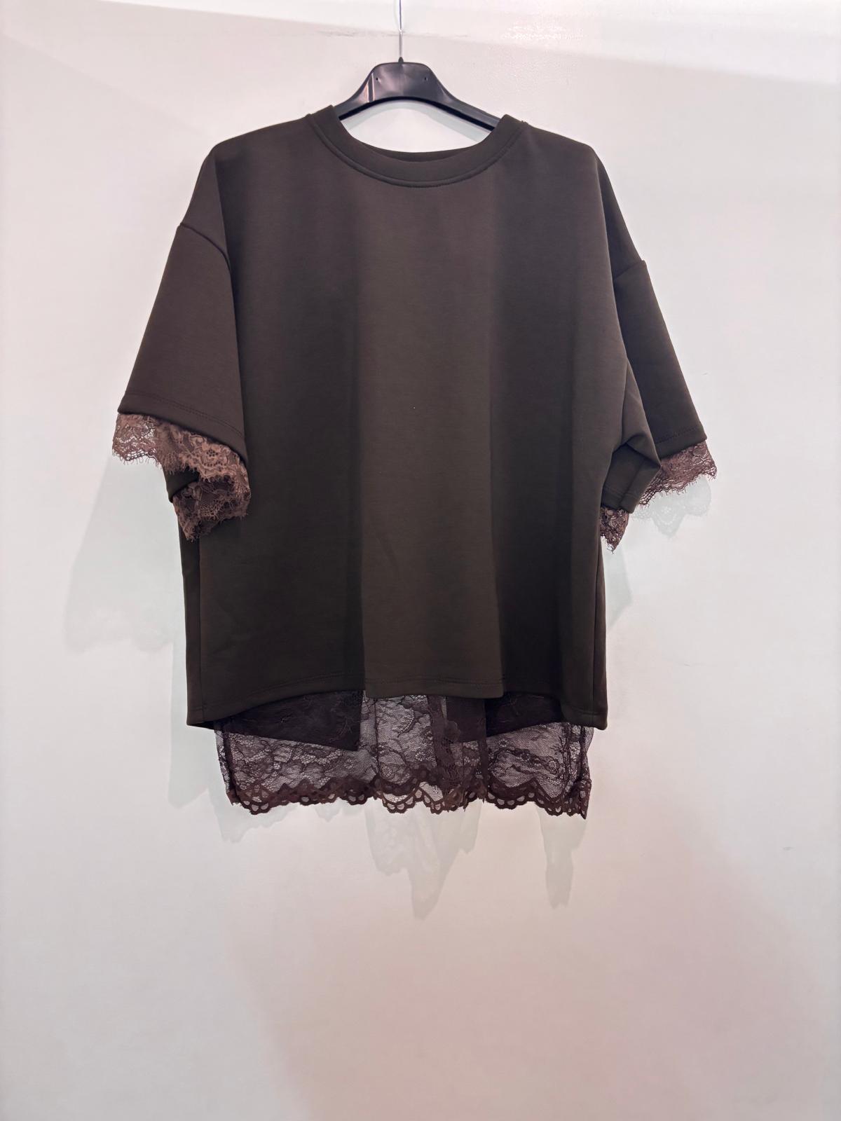 Top oversize col rond bordure dentelle manches & bas superposé