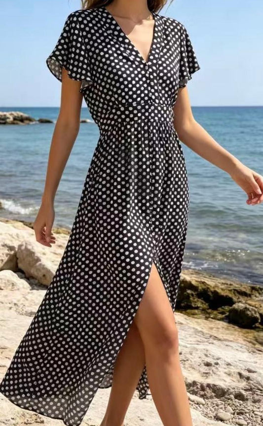 Robe midi à pois col V croisé manches papillon volantées et fente latérale coupe fluide