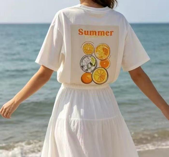 T-shirt oversize blanc col rond avec patch poitrine motif