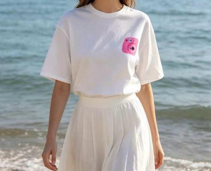 T-shirt oversize blanc col rond avec patch poitrine motif