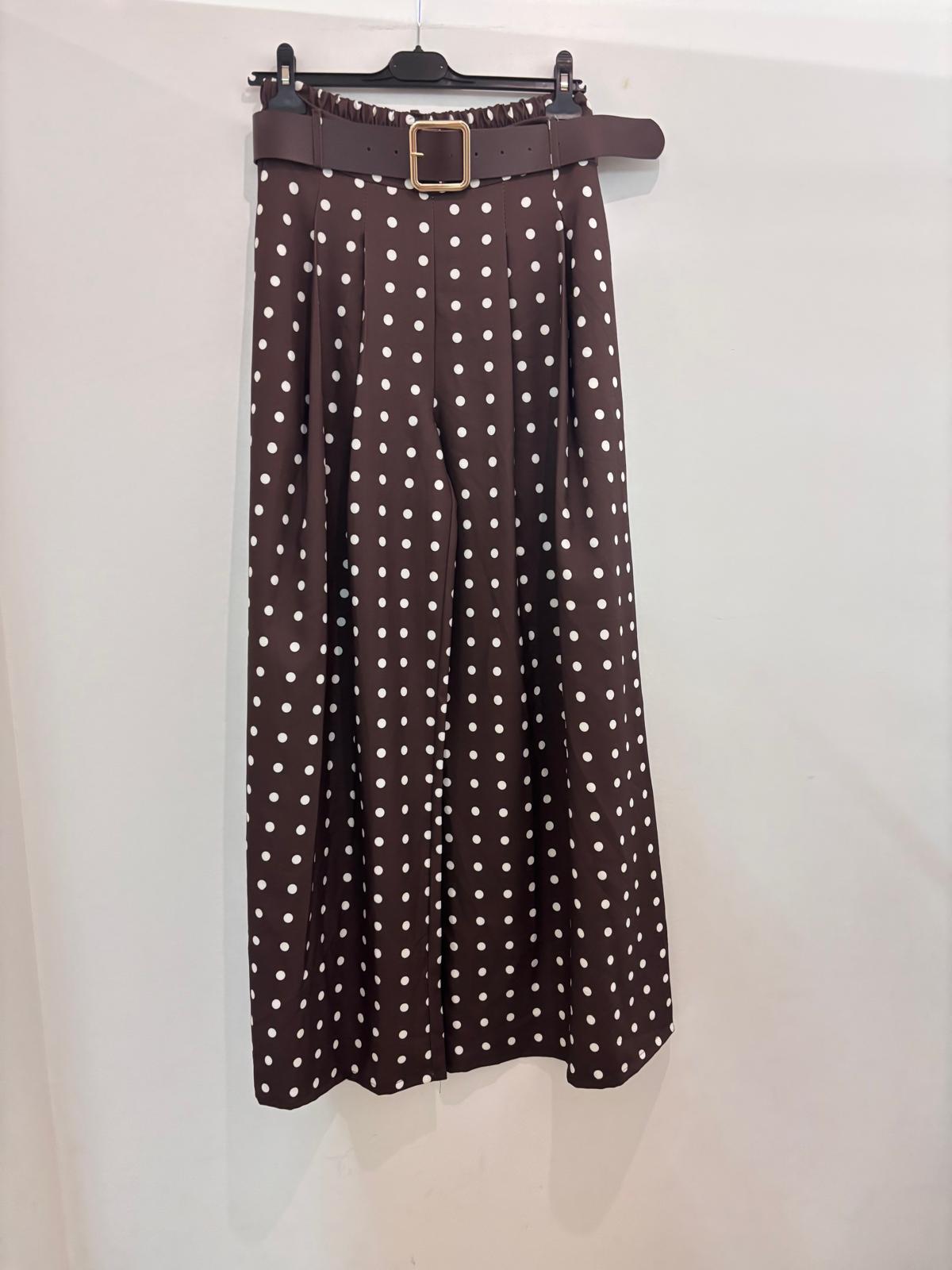 Pantalon large fluide à pois taille élastiquée avec ceinture boucle carrée dorée