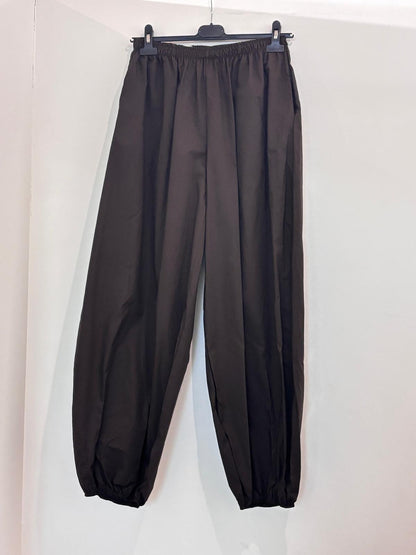 Pantalon large taille élastiquée style bouffant resserré aux chevilles