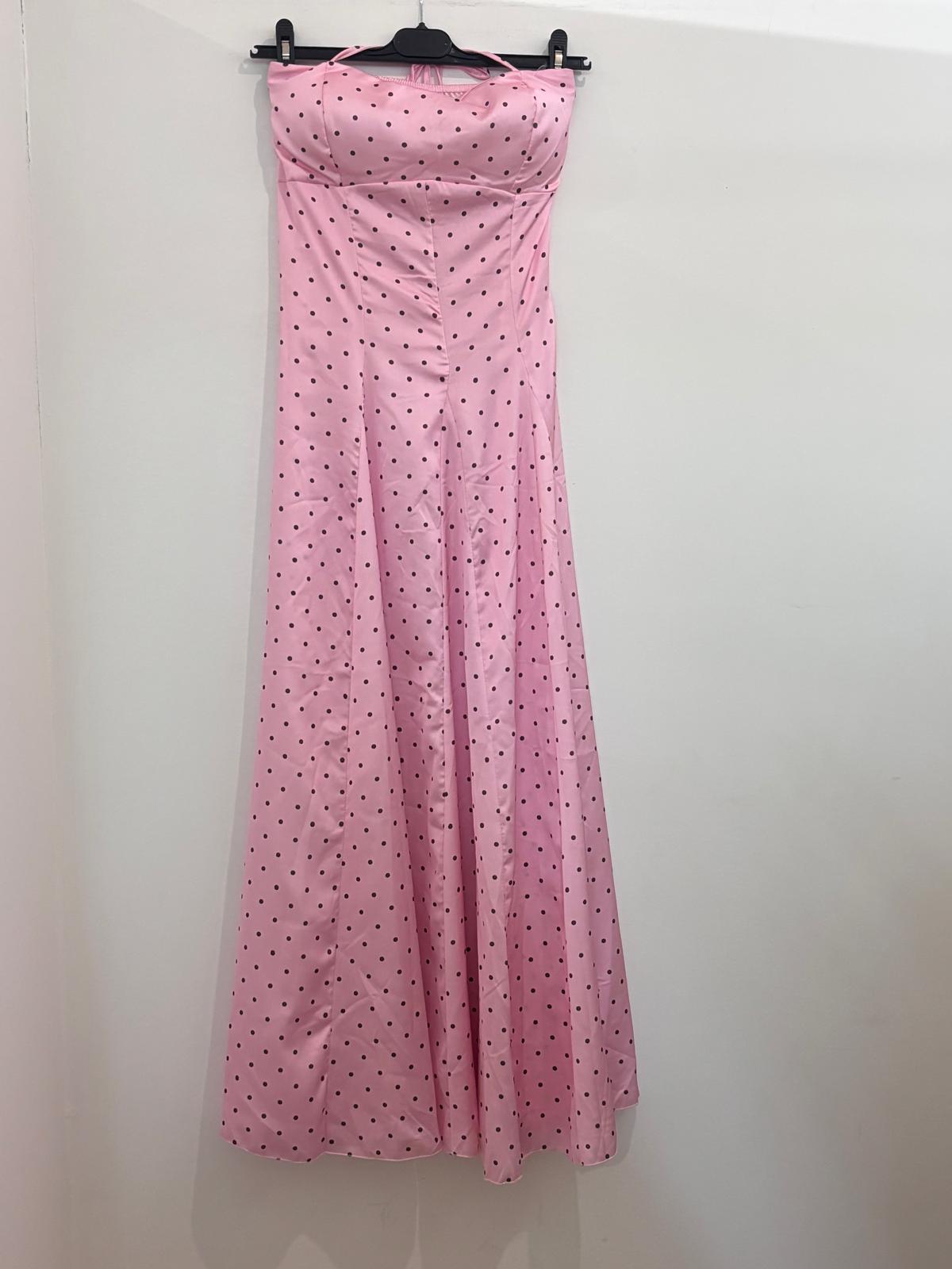 Robe à pois dos-nu à bustier corseté et jupe ample plissée