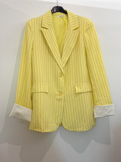 Blazer oversize à fines rayures blanches revers crantés et poignets contrastés blancs