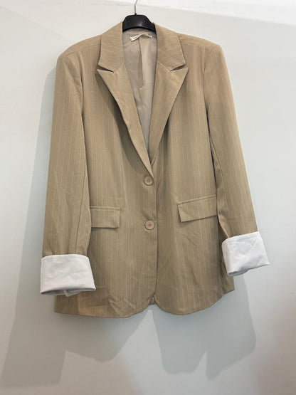 Blazer oversize à fines rayures blanches revers crantés et poignets contrastés blancs