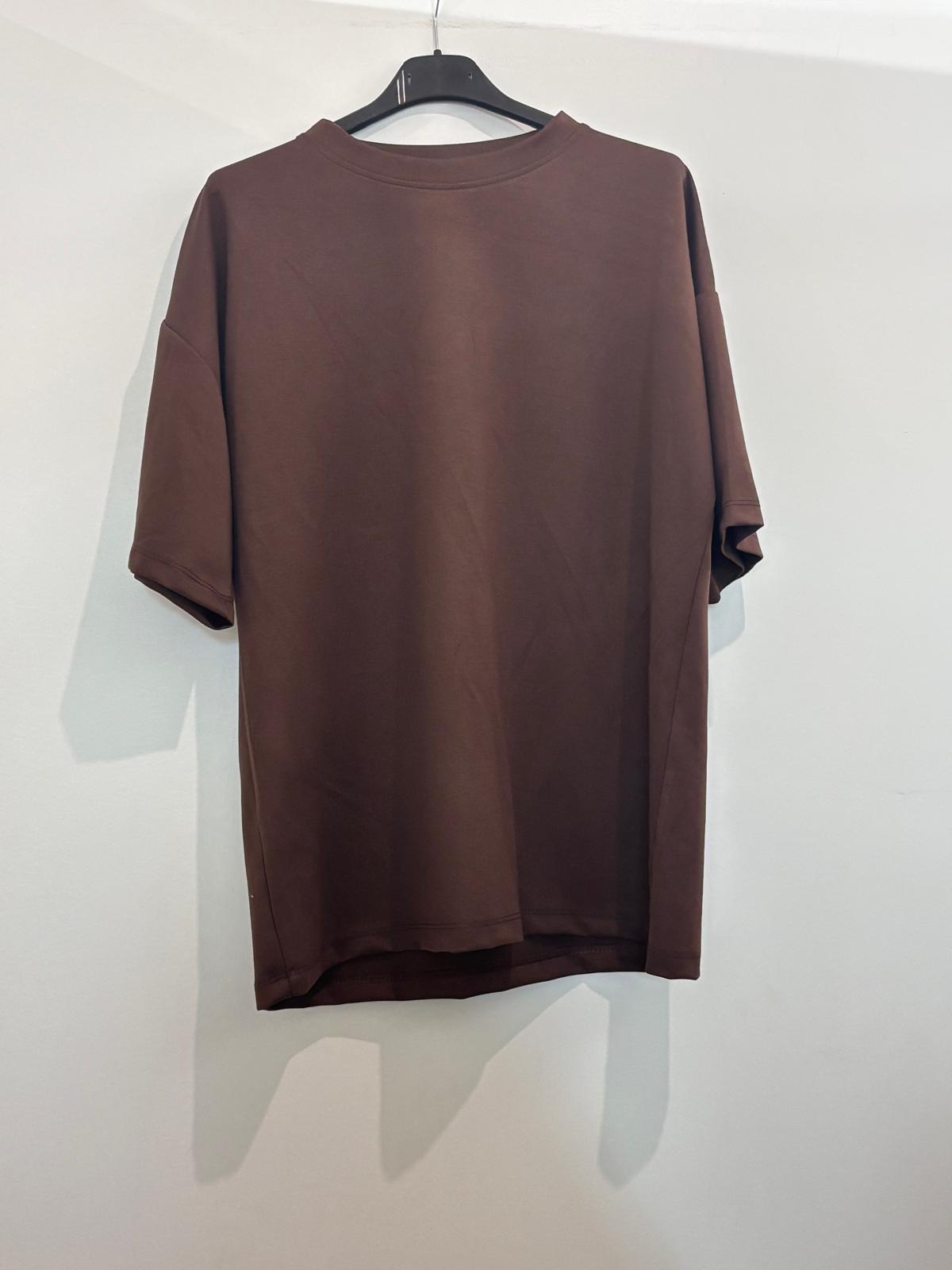 T-shirt oversize uni au devant dos en cœur en dentelle bordé de passementerie rouge