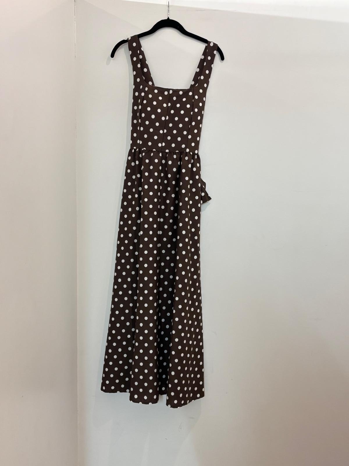 Robe longue à pois décolleté carré à larges bretelles et bas ample