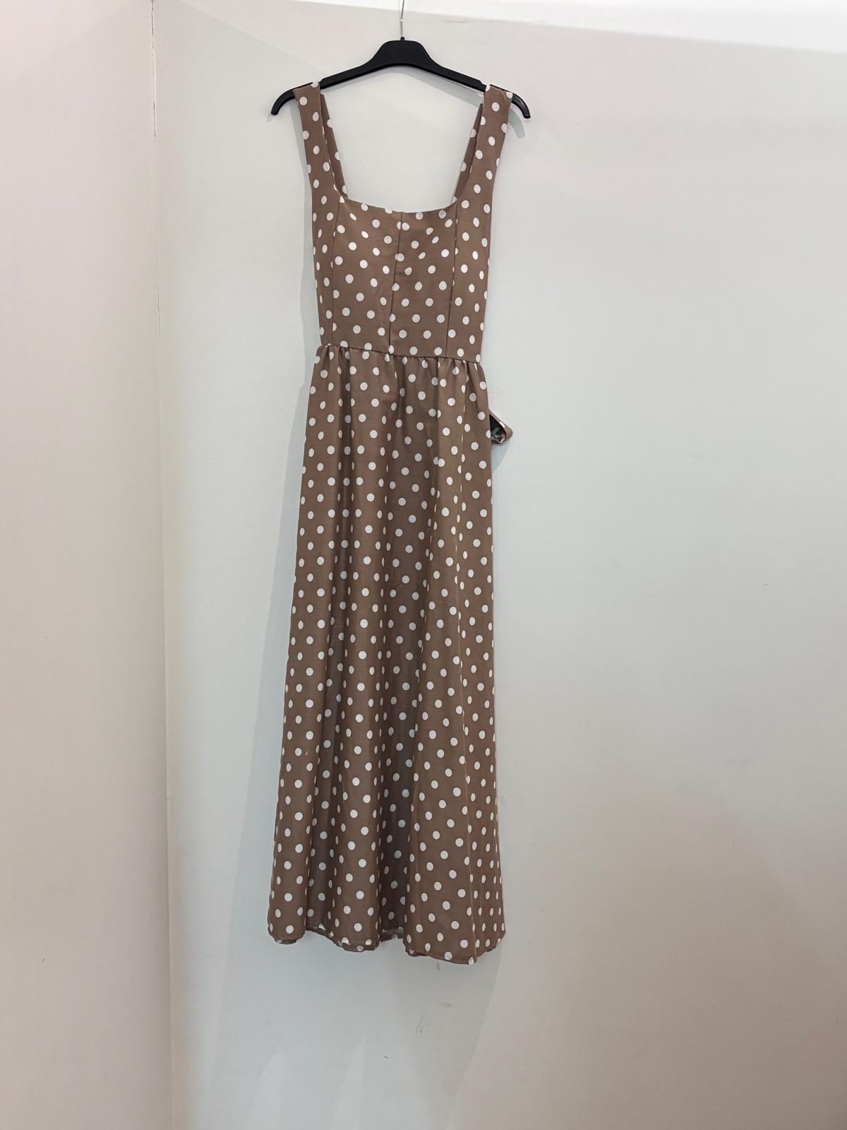 Robe longue à pois décolleté carré à larges bretelles et bas ample
