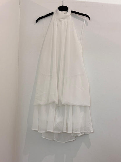 Robe courte en voile fluide col montant et bas à double volant