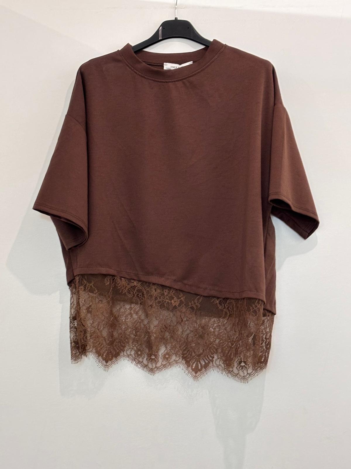T-shirt oversize bas asymétrique en dentelle florale transparente