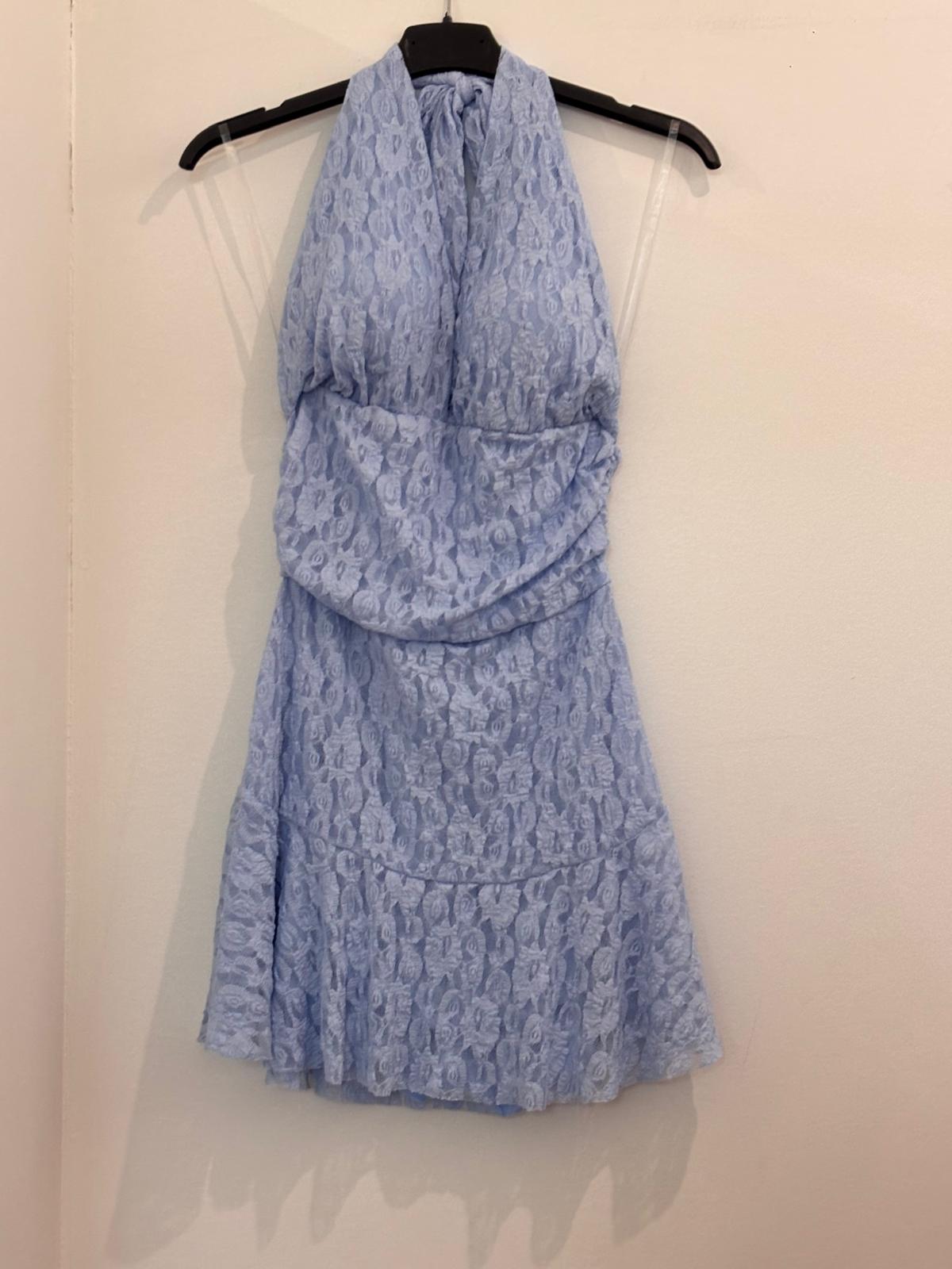 Robe Courte en Dentelle à Col Halter
