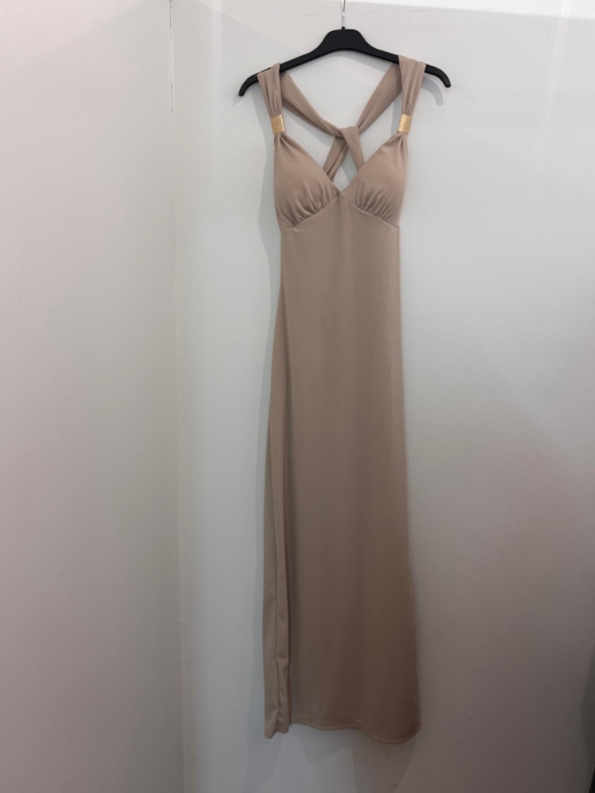 Robe Longue à Bretelles Croisées et Détails Dorés