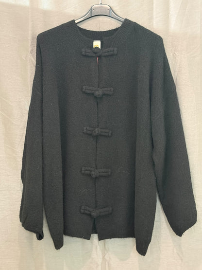 Pull style asiatique vintage et boutons traditionnels