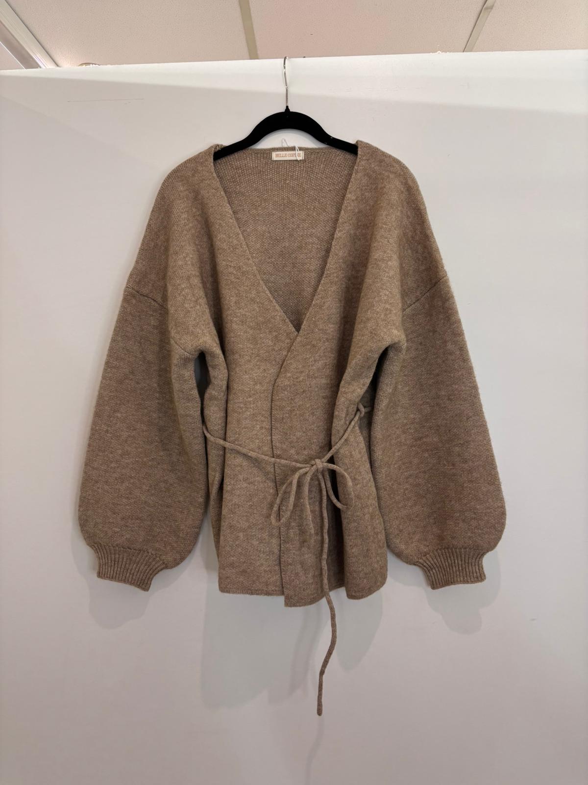 Pull cache-cœur à ceinture