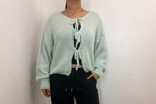 Pull oversize à nœuds sur le devant