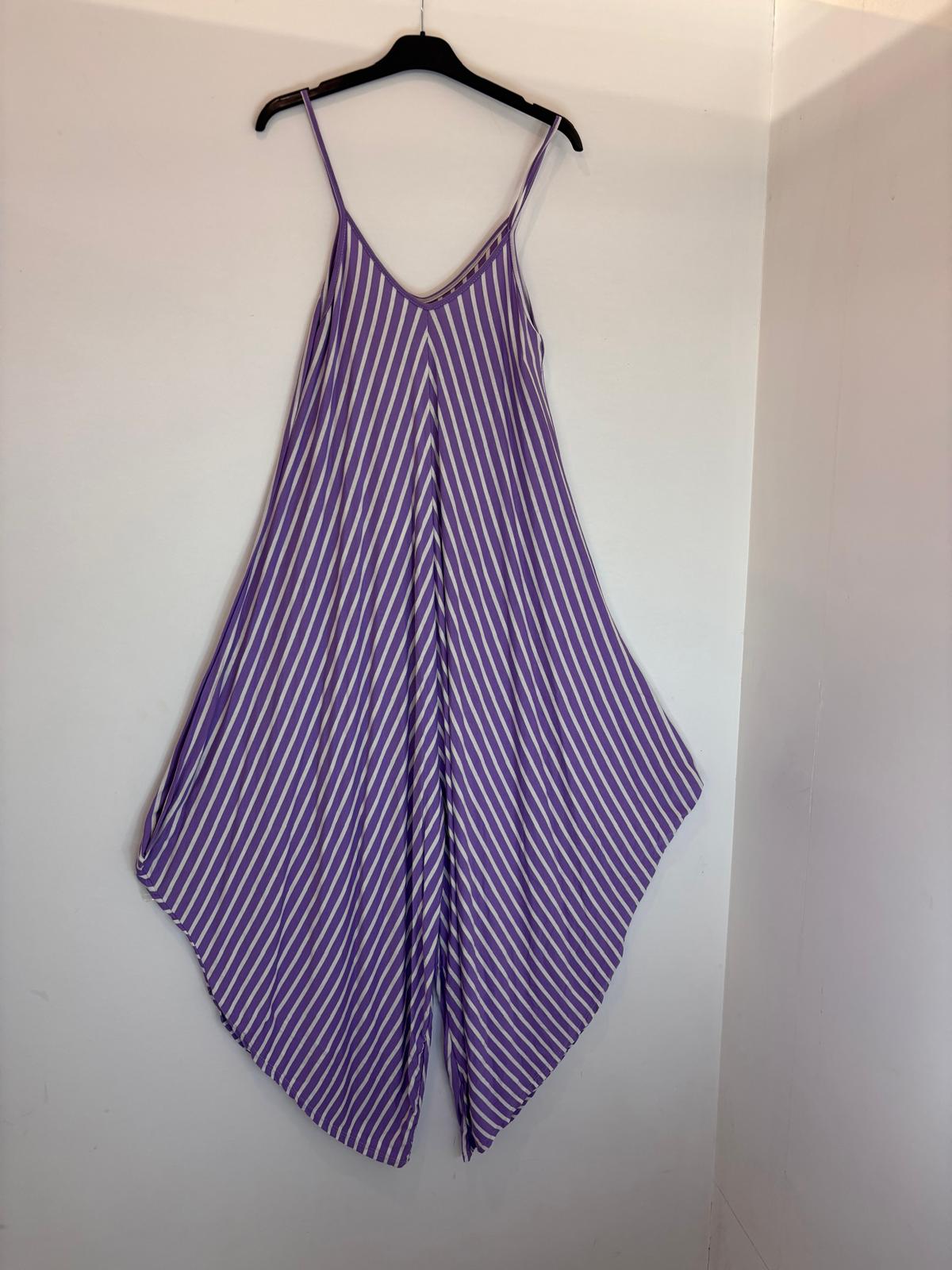 Combinaison ample asymétrique à bretelles fines