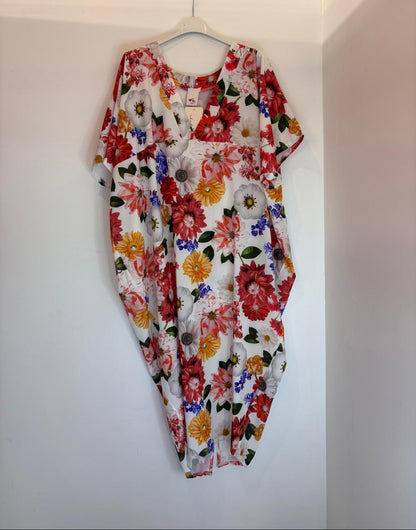 Robe longue ample multicolore à imprimé floral vif