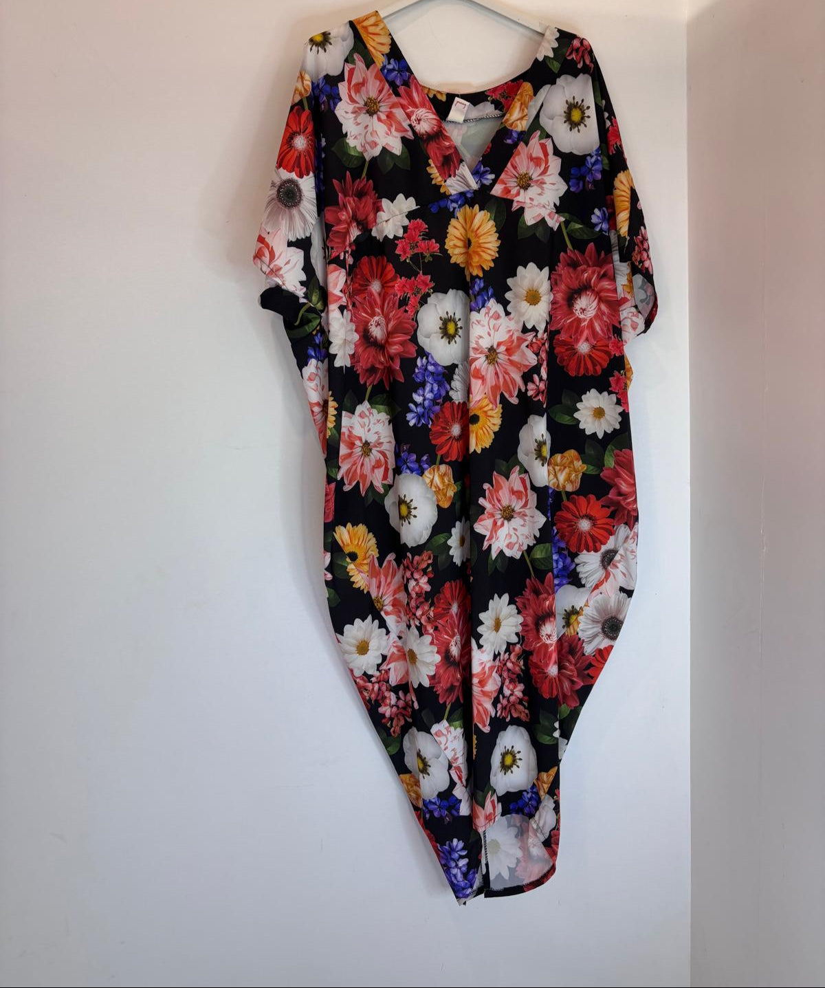 Robe longue ample multicolore à imprimé floral vif
