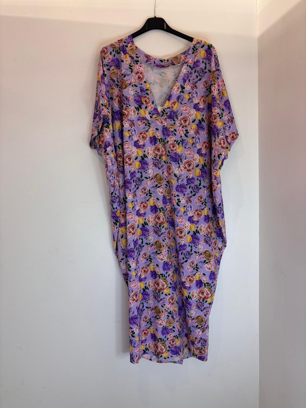 Robe longue ample multicolore à imprimé floral vif