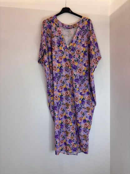 Robe longue ample multicolore à imprimé floral vif