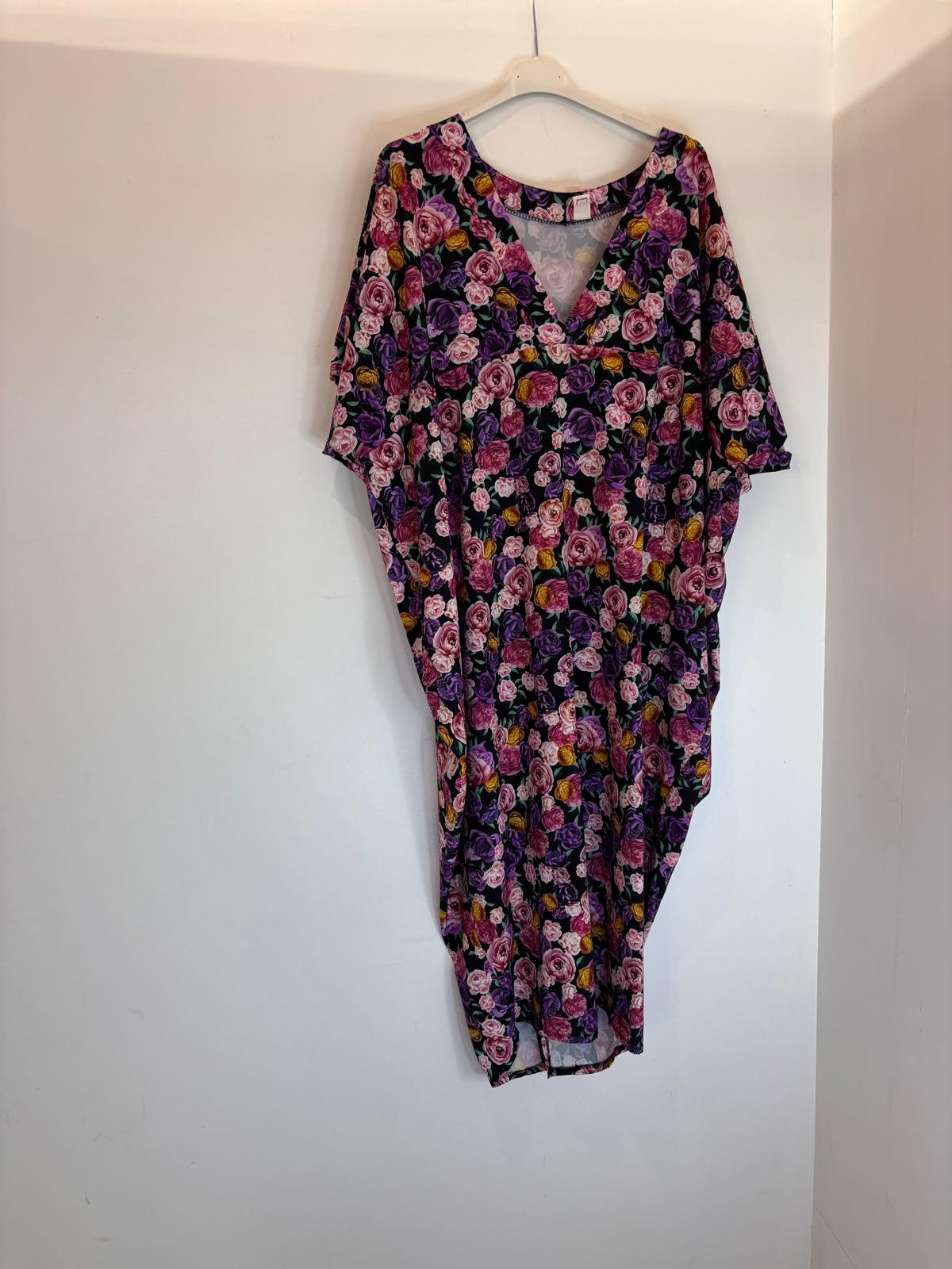 Robe longue ample multicolore à imprimé floral vif
