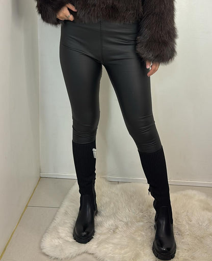 Legging effet cuir noir taille haute
