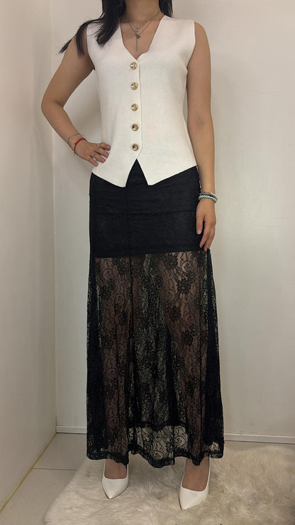 Débardeur chic à boutons dorés et coupe ajustée